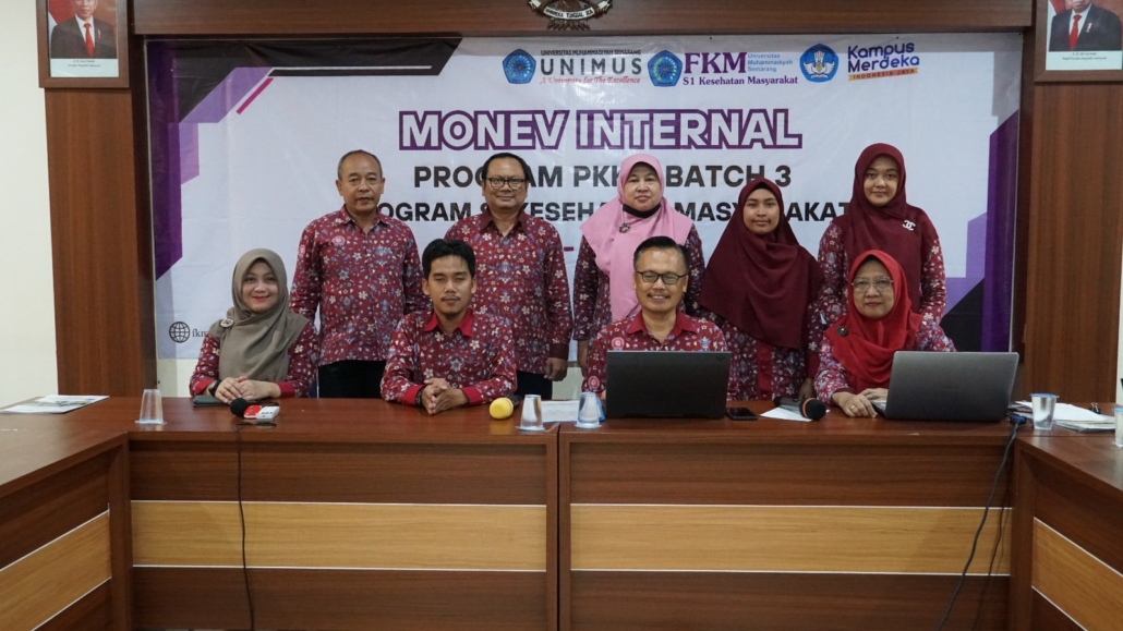 Read more about the article FKM-Unimus menyelenggarakan Monev Internal Program PKKM Batch 3 Program Studi S1 Kesehatan Masyarakat